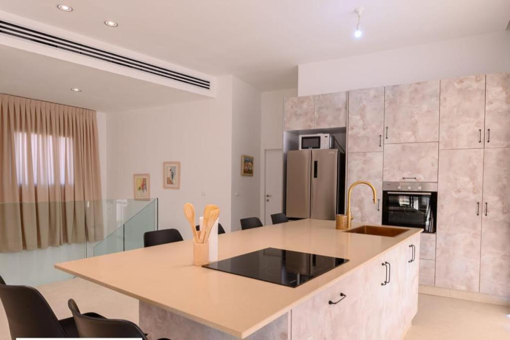 Top-Class Luxury Villa Bsamim With Full Sea View Heated Pool !!!! エイラート エクステリア 写真